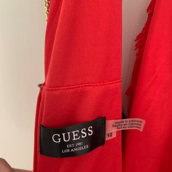 Elegant fancy dress by Guess/Haltered neck with gold chain accent closure - Picture 3 of 7